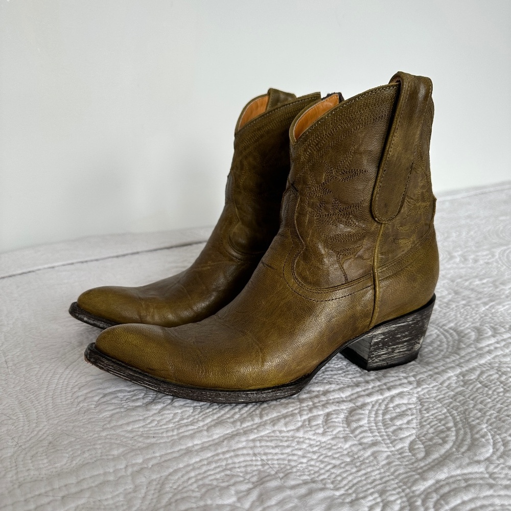 Stunning Military Green Old Gringo Cowboy Bootie Women 7.5 Near new condition